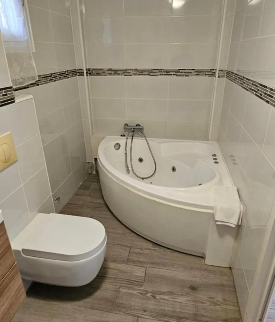 Apartmanhotel Dreams Paradise Suite Avec Baignoire Et Vingt Studios Tout Confort Le Diamant